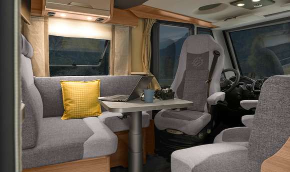 Lounge für höchsten Sitzkomfort im Interieur des KNAUS VAN I 2021-2022
