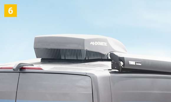 KNAUS Camper Van – Interieur mit optionaler Klimaanlage Dometic Freshjet 2000 (OEM)