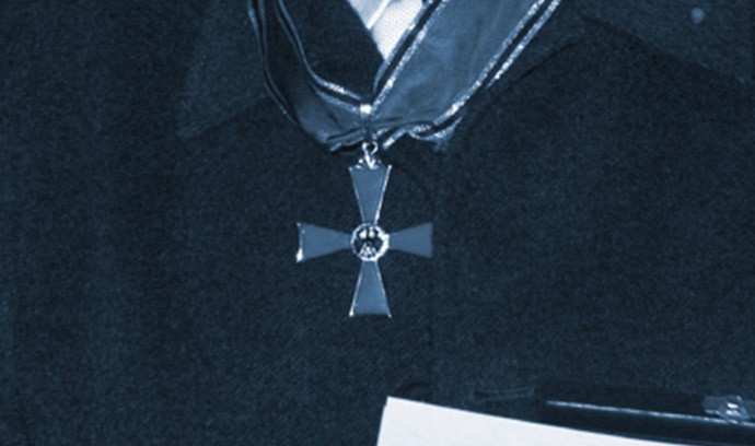 1973 erhält Helmut Knaus das Bundesverdienstkreuz